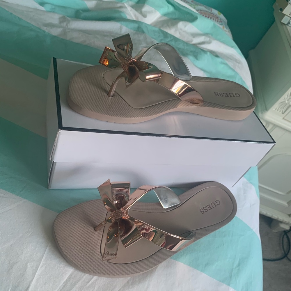 Worn Once Guess Bow Flip Flops
